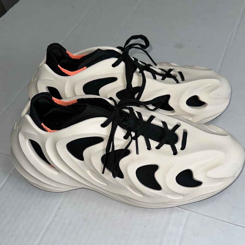 Adidas AdiFOM Q Cream Black Sneakers Men’s Size 10 Casual Running Shoes Athletic